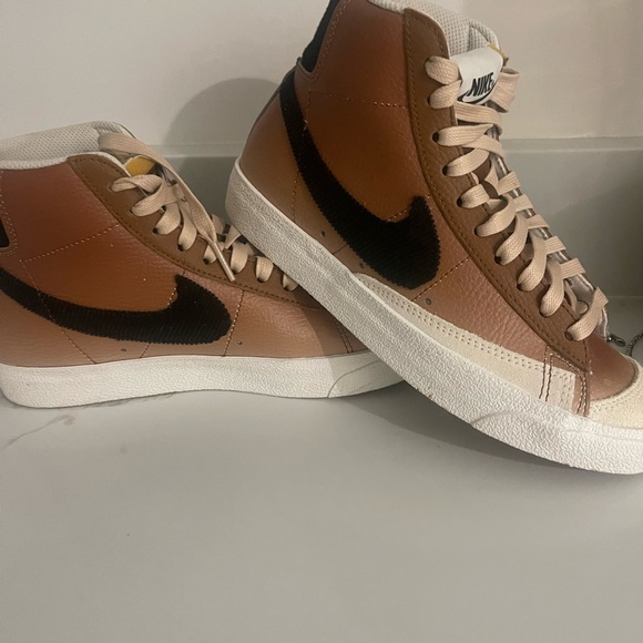 Meet your Posher, Ashley - Picture 5 of 5